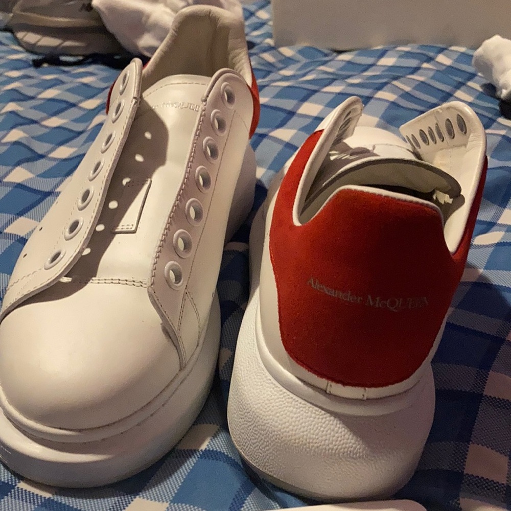 Alexander McQueens White Red